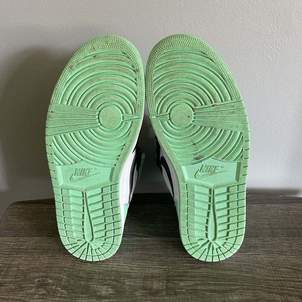 Nike Air Jordan 1 Retro Men’s High Green Glow Sneaker Shoes DZ5485-130 Size 10 - Picture 7 of 8